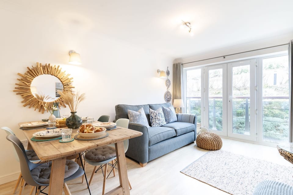 26 Waves, Watergate Bay, Cornwall, self catering with Beach Retreats.