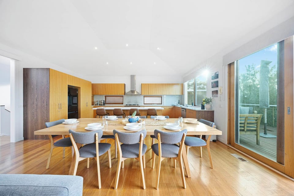 Open plan living/dining/kitchen 