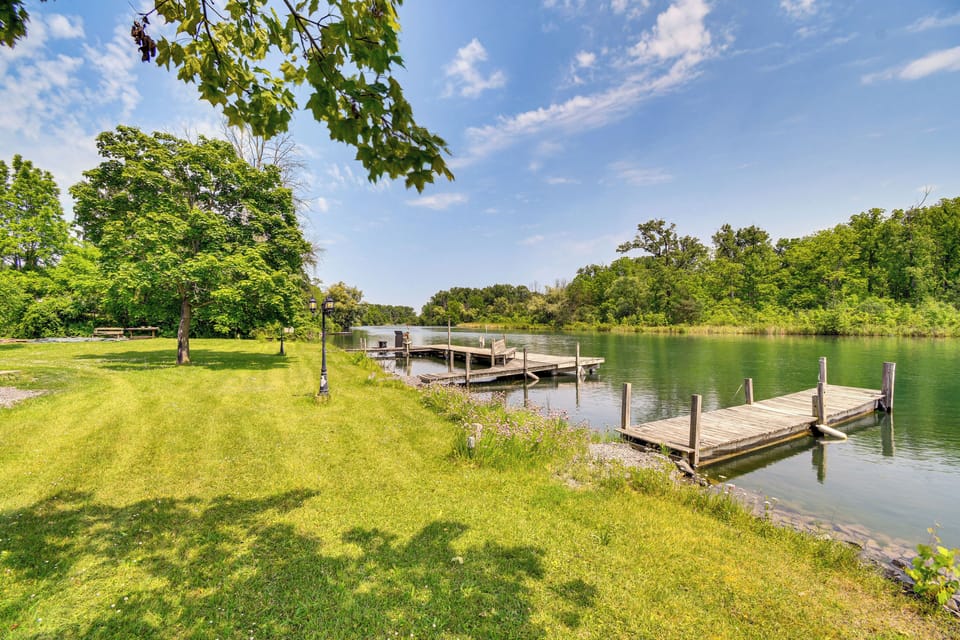 Waterloo Vacation Rental | 1BR | 1BA | 613 Sq Ft | Stairs Required