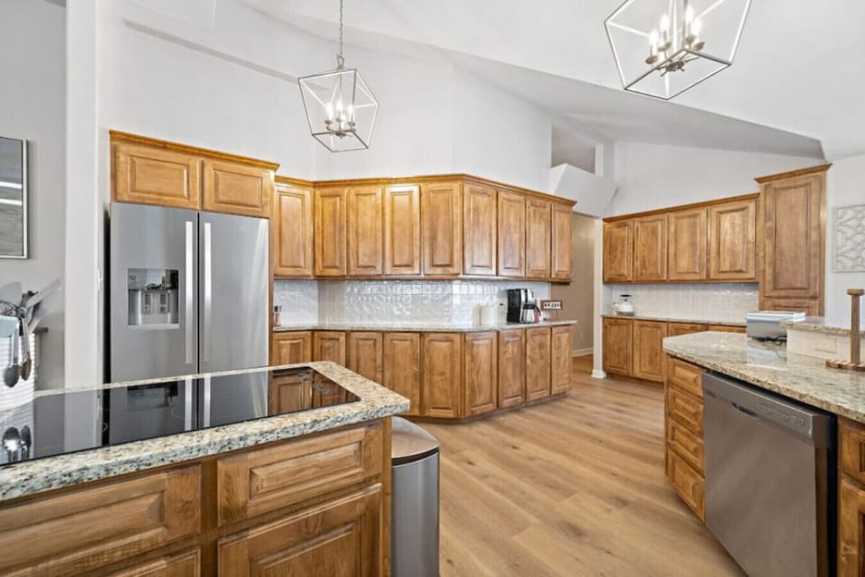A kitchen perfect for preparing meals for the family!