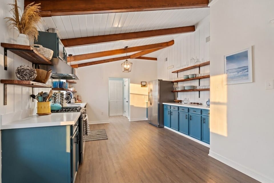 A kitchen perfect for preparing meals for the family!