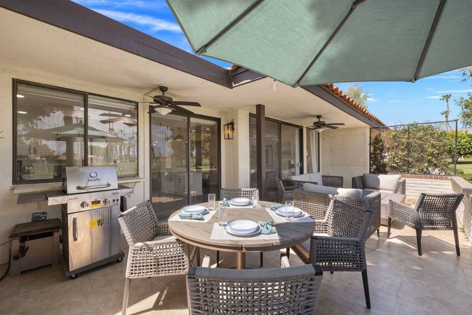 BBQ Outdoors With Friends and Family