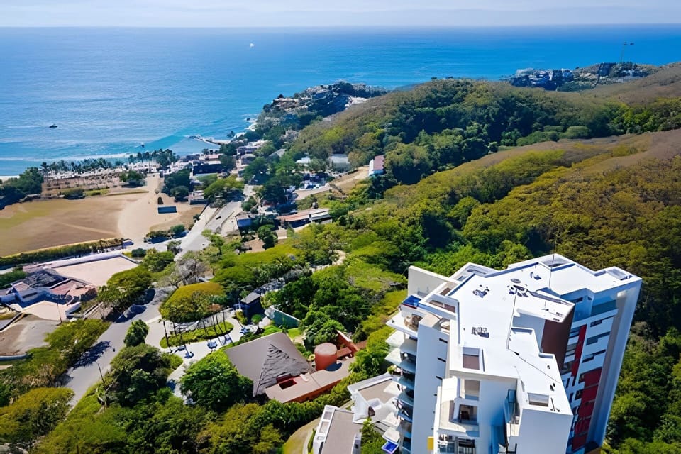 On site,Off site,Area and facilities,Time of day,Natural landscape,Beach,Nearby landmark,Location,View(from property / room),Landmark view,Bird's eye view