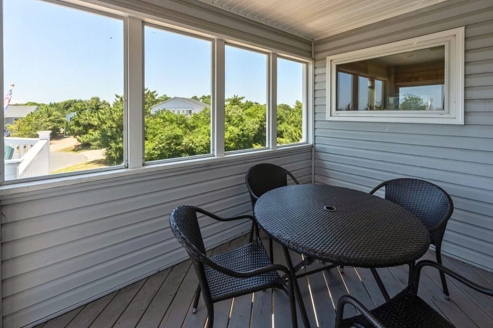 Third Level Screened-In Porch Off Dining Area - Access to Uncovered deck