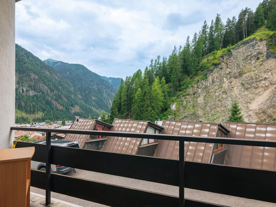 Mountain Range, Hill Station, Valley, Balcony, Larch, Alps, Mountain Village, Hardwood, Ridge