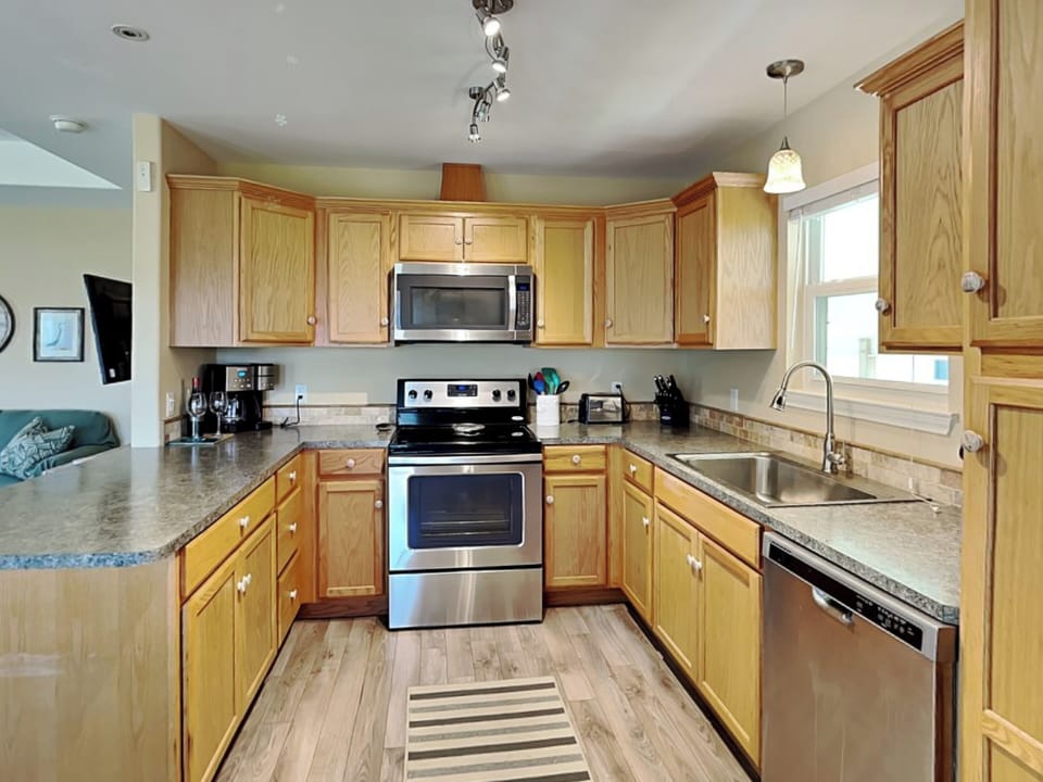Full Size Kitchen