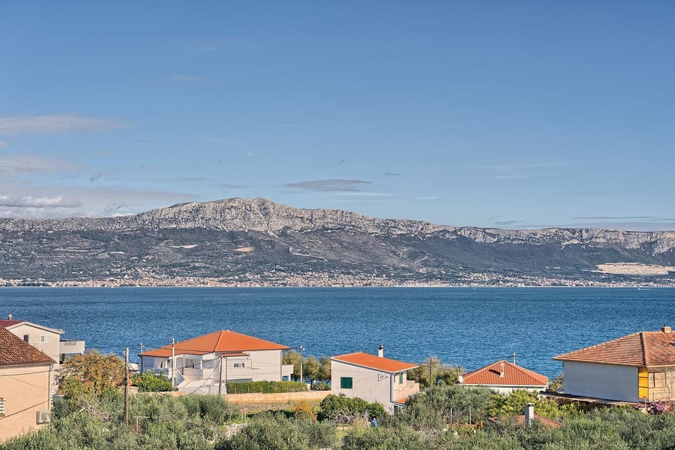 37044228-d325-4c62-b82f-975015cee9d0