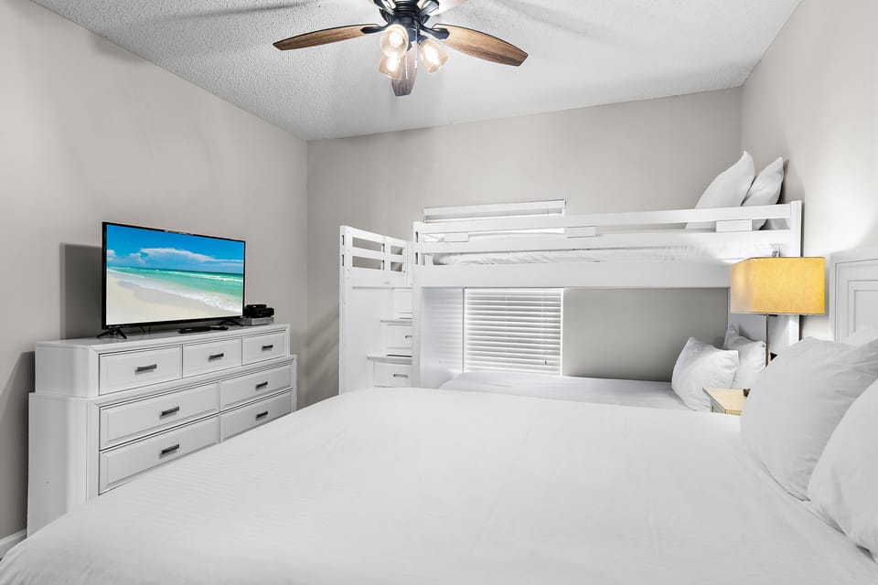 Guest bedroom