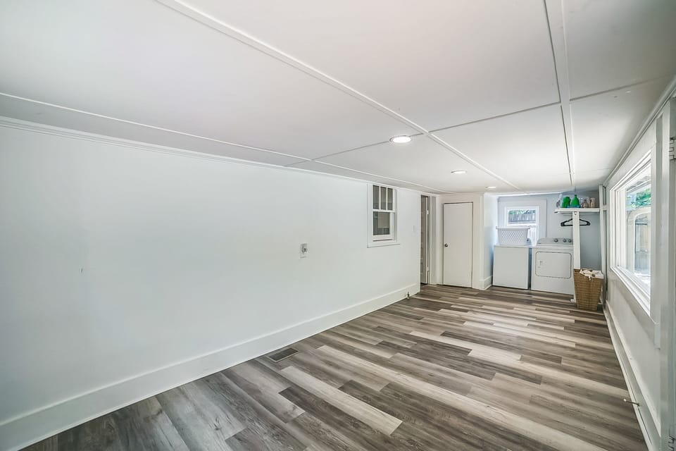 Indoors, Floor, Flooring, Appliance, Washer