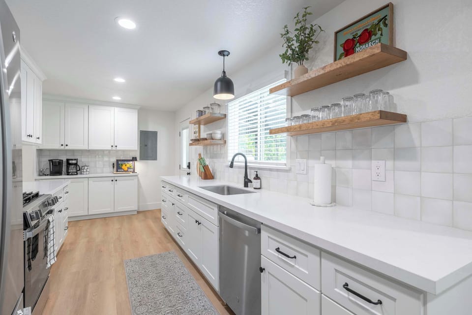 Fully Stocked Kitchen