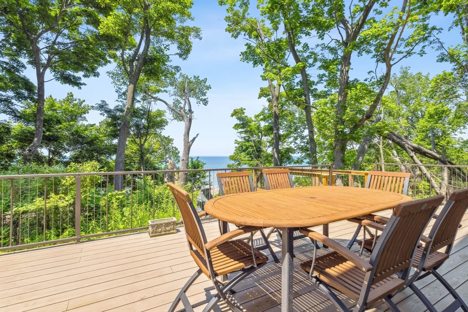 Soak up the sun (and lake views) and dine outdoors