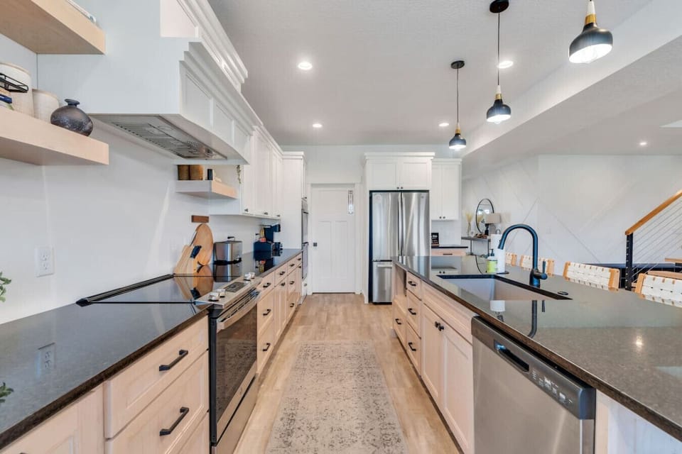 Fully equipped kitchen has everything you need