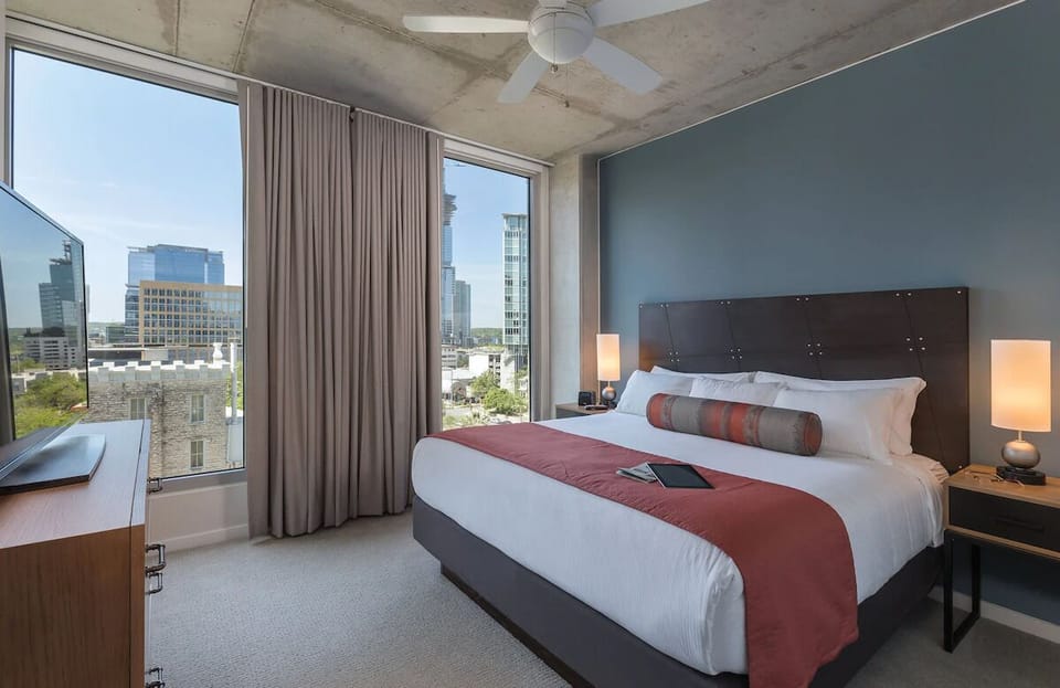 *Pictures are examples. We cannot guarantee unit layout or view*
