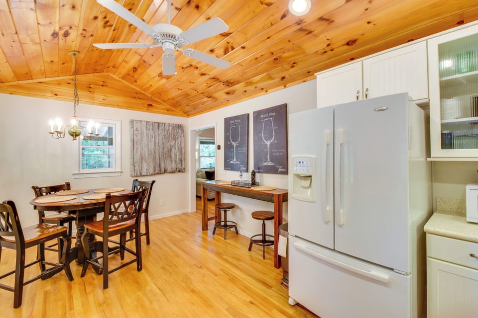 Dining Area | Dishware & Flatware