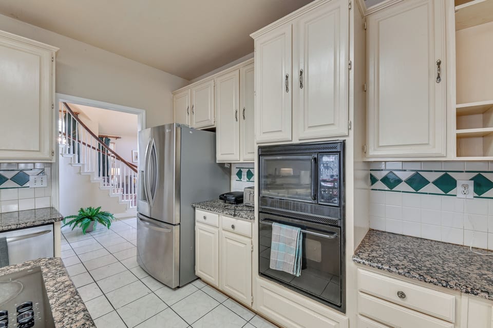 Kitchen | Drip Coffee Maker | Blender | Toaster | Cooking Basics