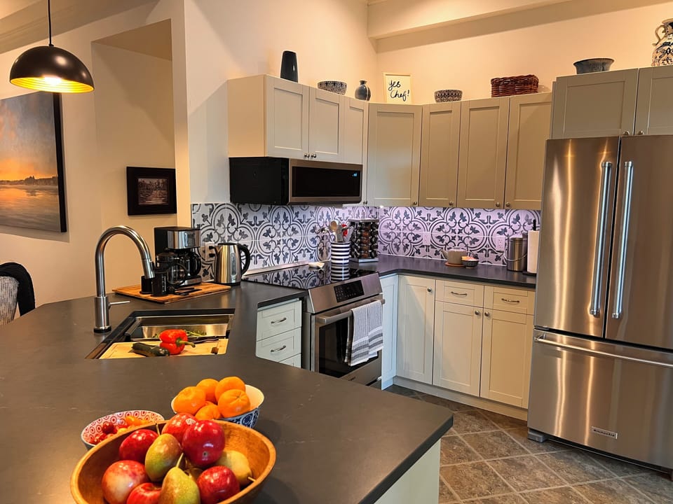 Fully equipped kitchen with new (2025) appliances