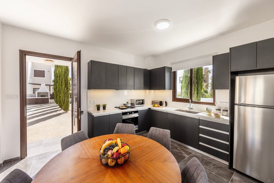 dining room-kitchen