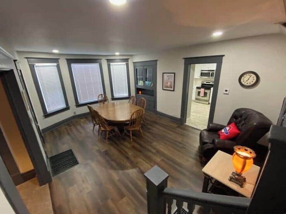Use the spacious Dining Room for sharing a meal, or playing one of the many board games! (2)