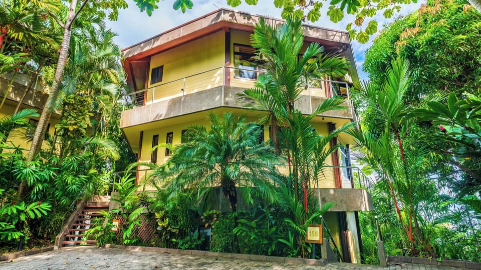 Outside view of Mirador