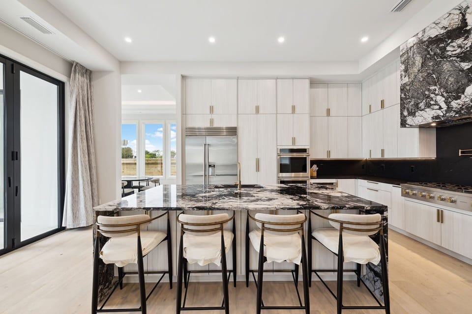La Villa Nadia - Luxury Vacation Rental House with Private Pool and Golf Cart Near Beach in Destin, Florida - Five Star Properties Destin / 30A