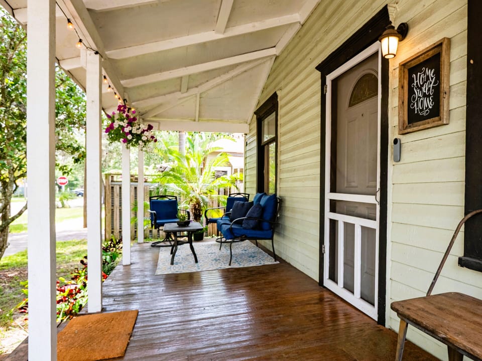 Front Porch: Perfect place to be part of this happening neighborhood!