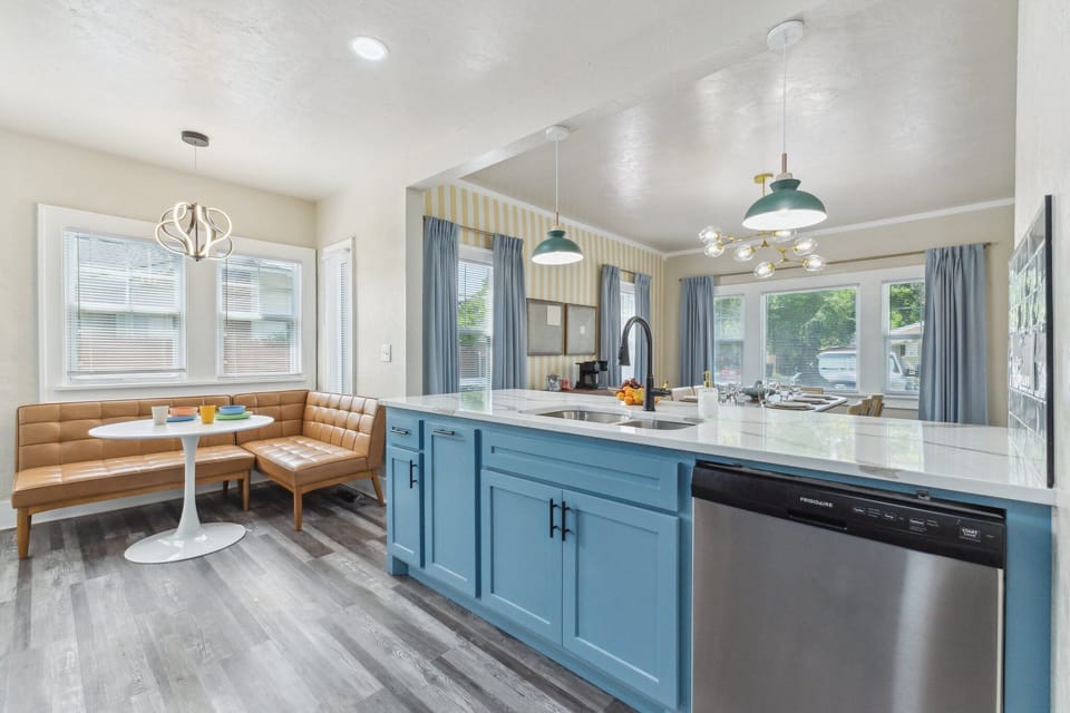 The kitchen also includes a breakfast nook with seating for 3-4 people. 