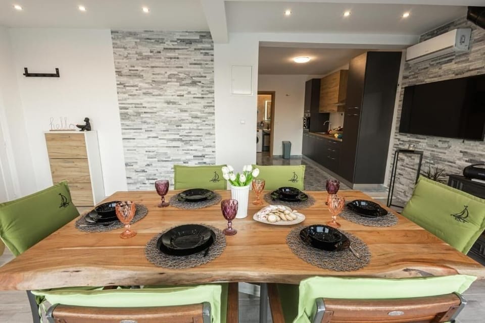 Dining room 1