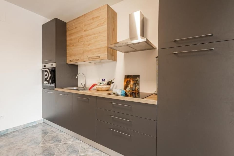 Kitchen 1