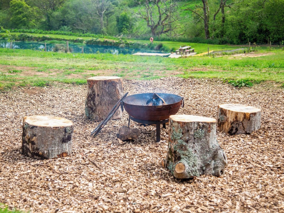 Outdoor | Mistle Roundhouse - Walnut Farm, Beaminster