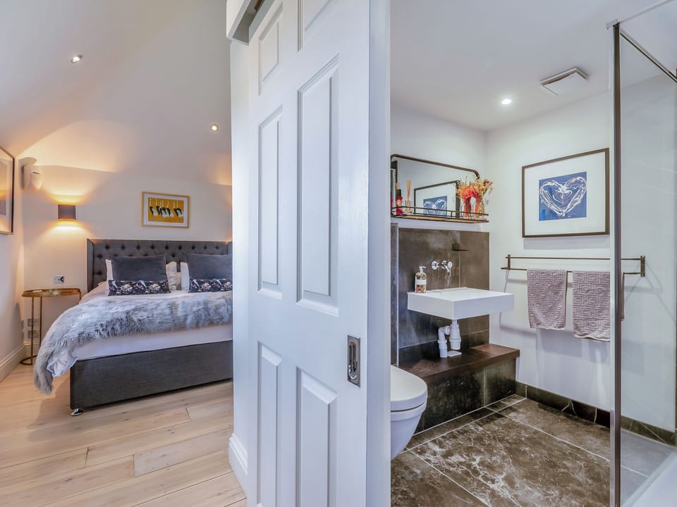 Bathroom | Fir Tree Apartment - Fir Tree Holidays, Crowborough