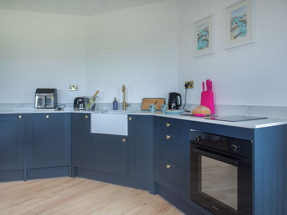 Kitchen | The Nest - Sibrwd Y Coed, Abergele