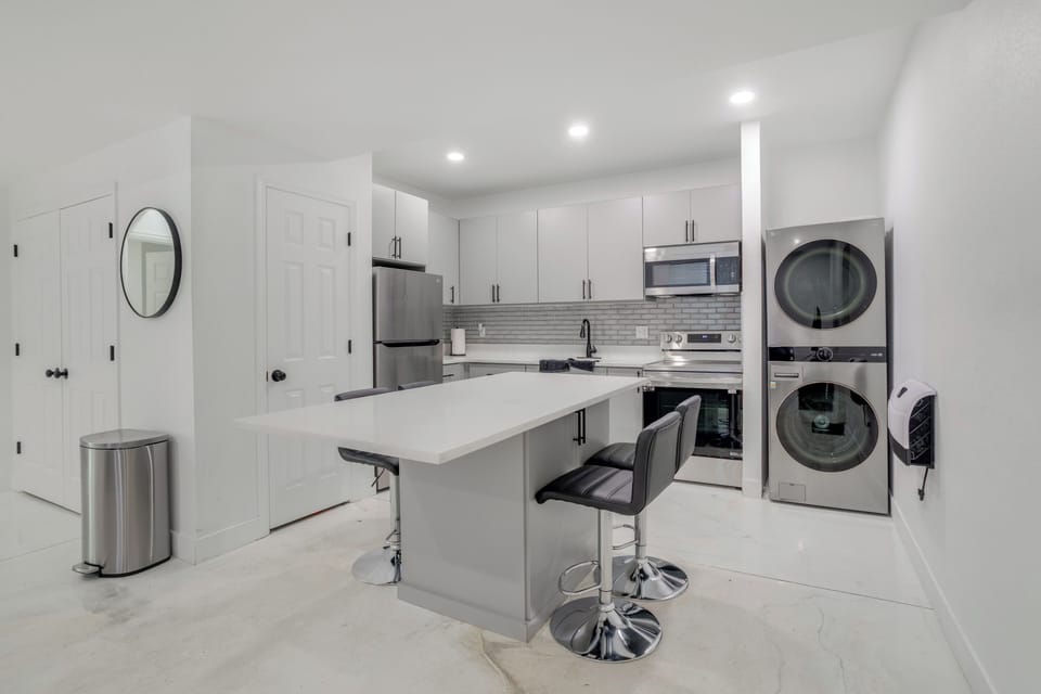 Kitchen | Dining Area | Cooking Basics | Dishware/Flatware | Keurig Coffee Maker