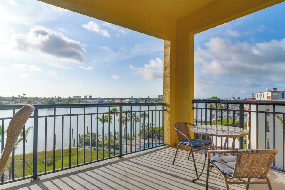 Treasure Island Vacation Rental | 2BR | 2BA | 990 Sq Ft | Step-Free Entry