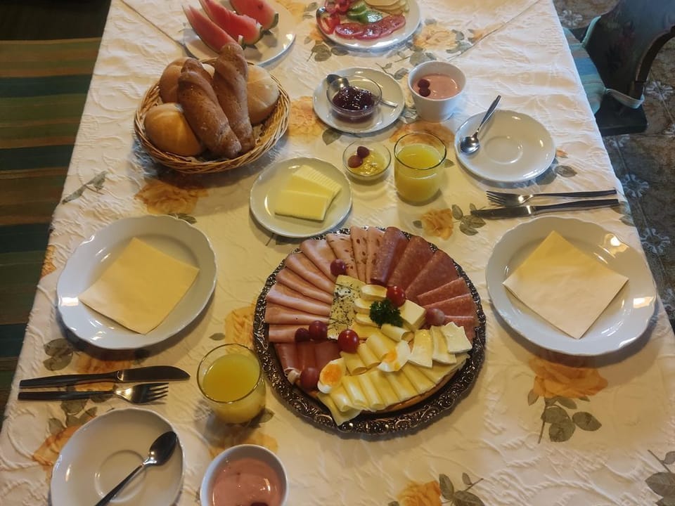 Breakfast meal