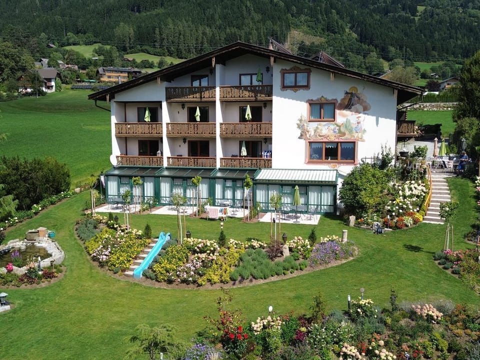 Double room with balcony - Mittenwalder Hof Bed and Breakfast in Spittal an der Drau