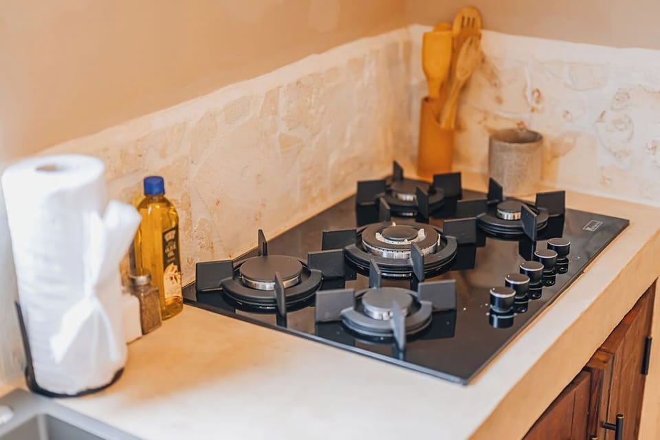 Modern stovetop with all the essentials to cook a quick meal or a full dinner.

