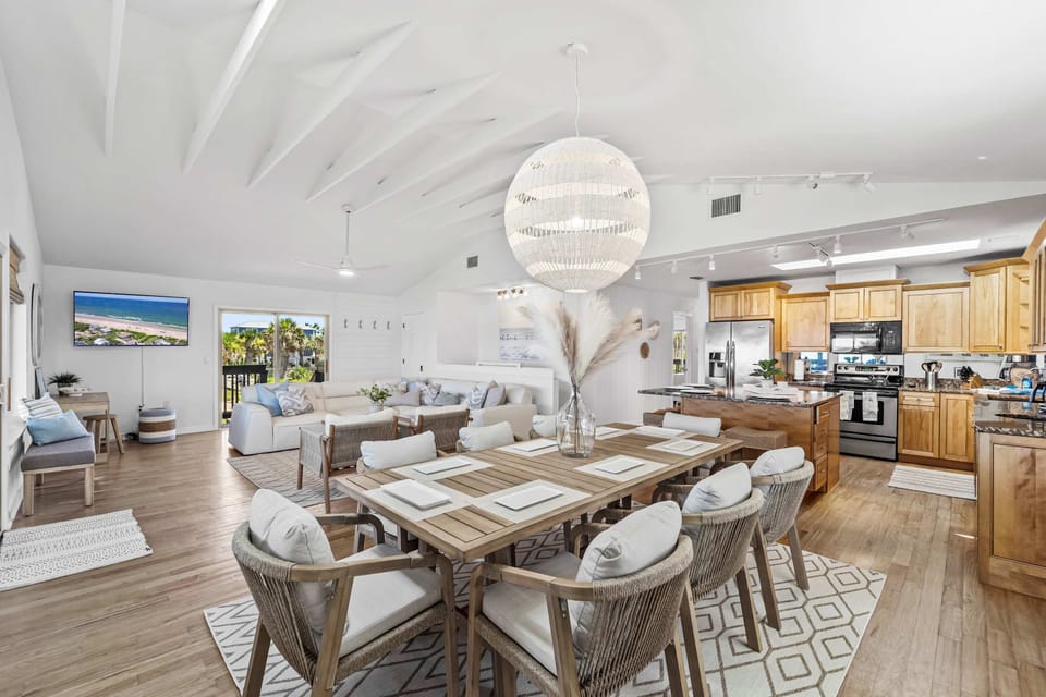 Ocean front dining open to all living areas 