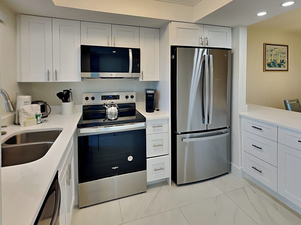 Fully Equipped Kitchen with Stainless Steel Appliances