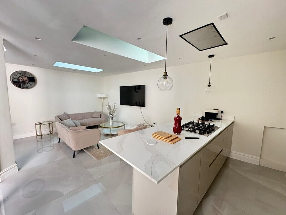 Living Room / Lounge