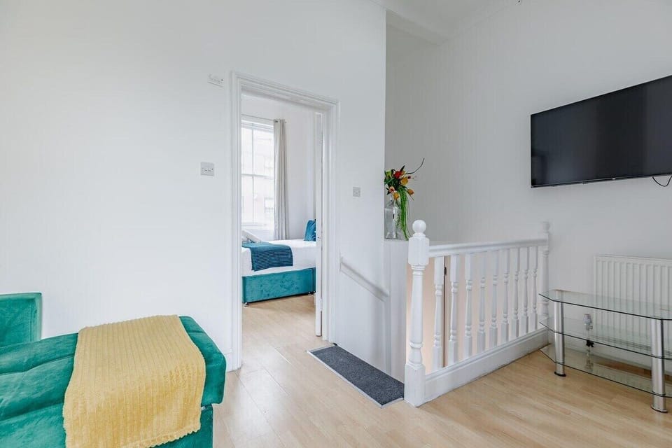 Living Room / Lounge