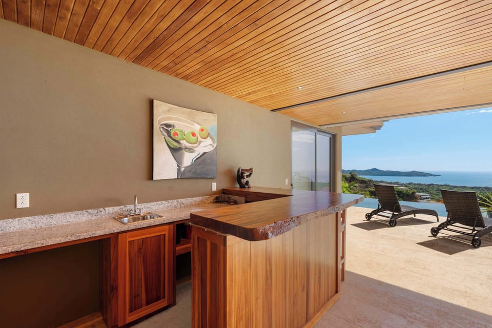 Outdoor kitchen and endless views.