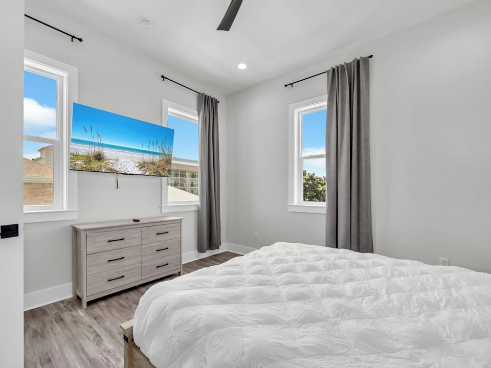 Guest bedroom