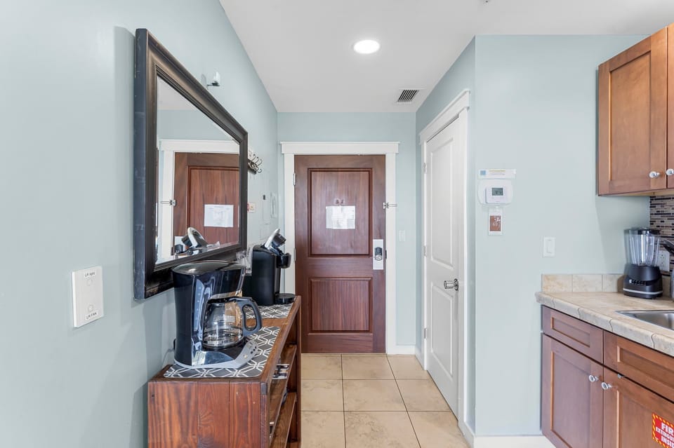 4-web-or-mls-15100 Front Beach Rd 613-9