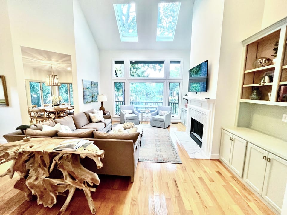 Spacious Open and Light Filled Great Room (1)