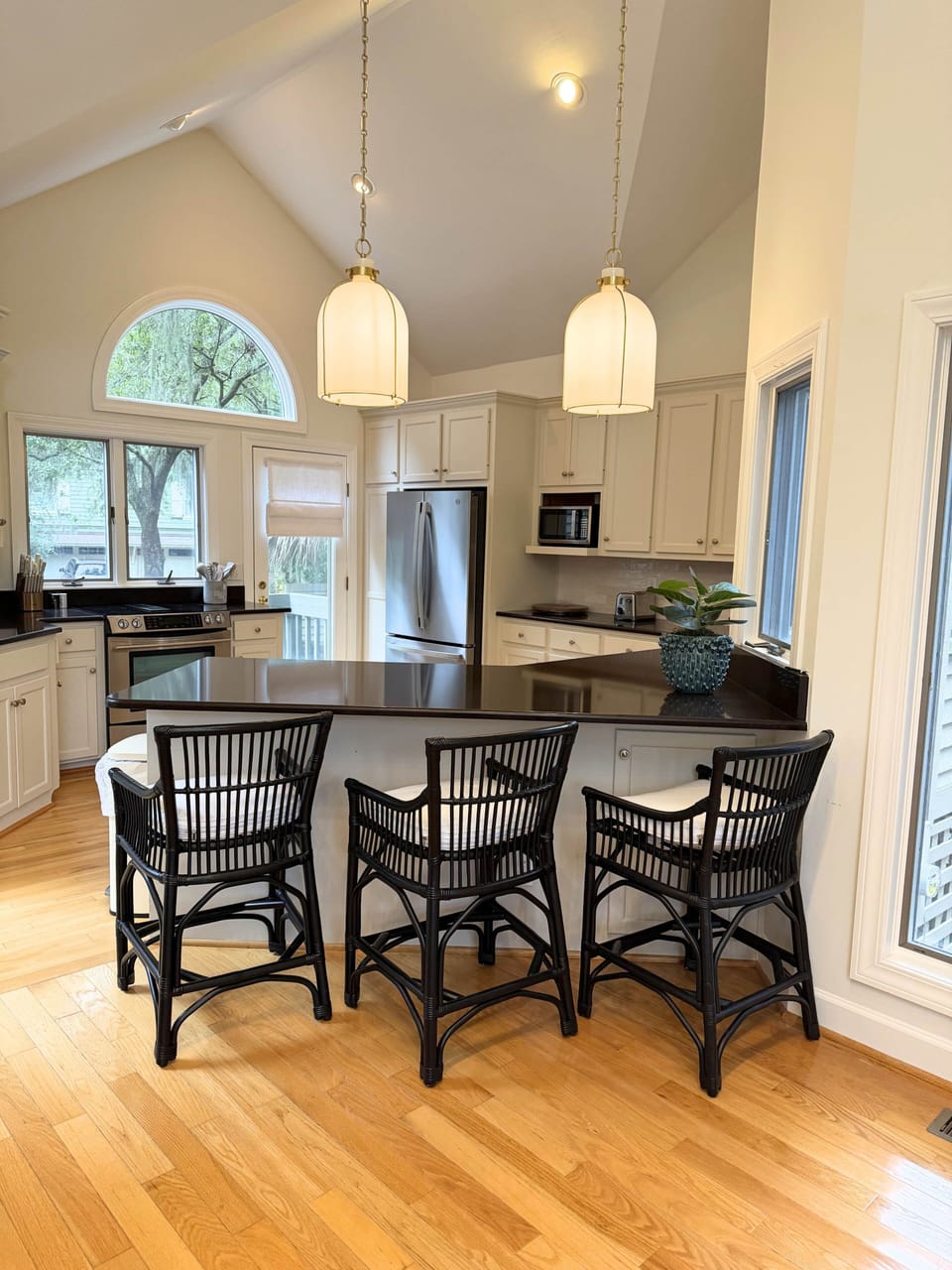 Breakfast Bar with Seating