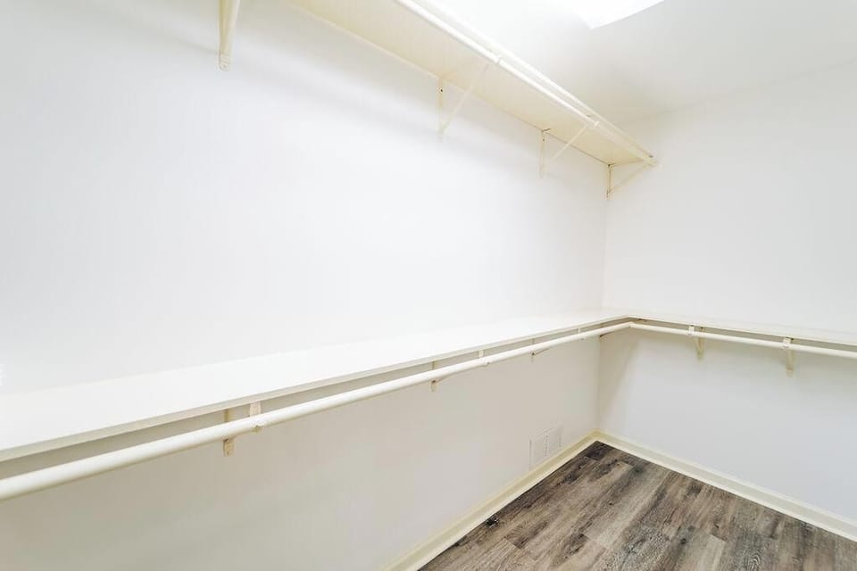 Master closet 