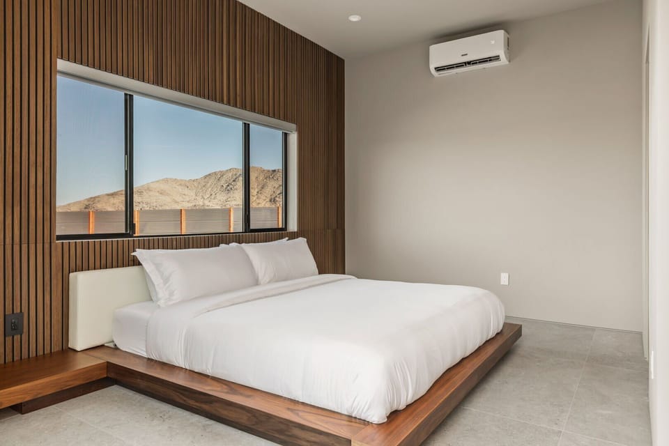 Bedroom 2 - King bed.