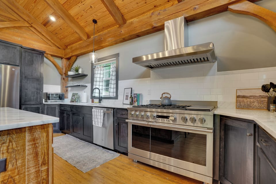 Gorgeous kitchen with stainless steel appliances. You'll want to make some homemade meals for sure!