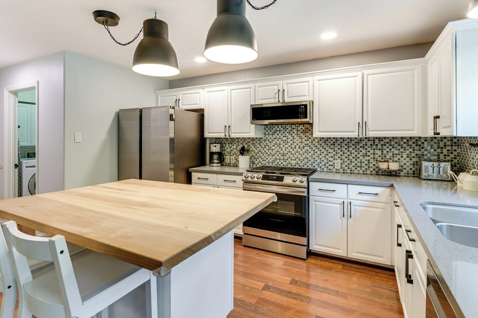 Kitchen | Drip Coffee Maker | Toaster | Dishwasher | 1st Floor