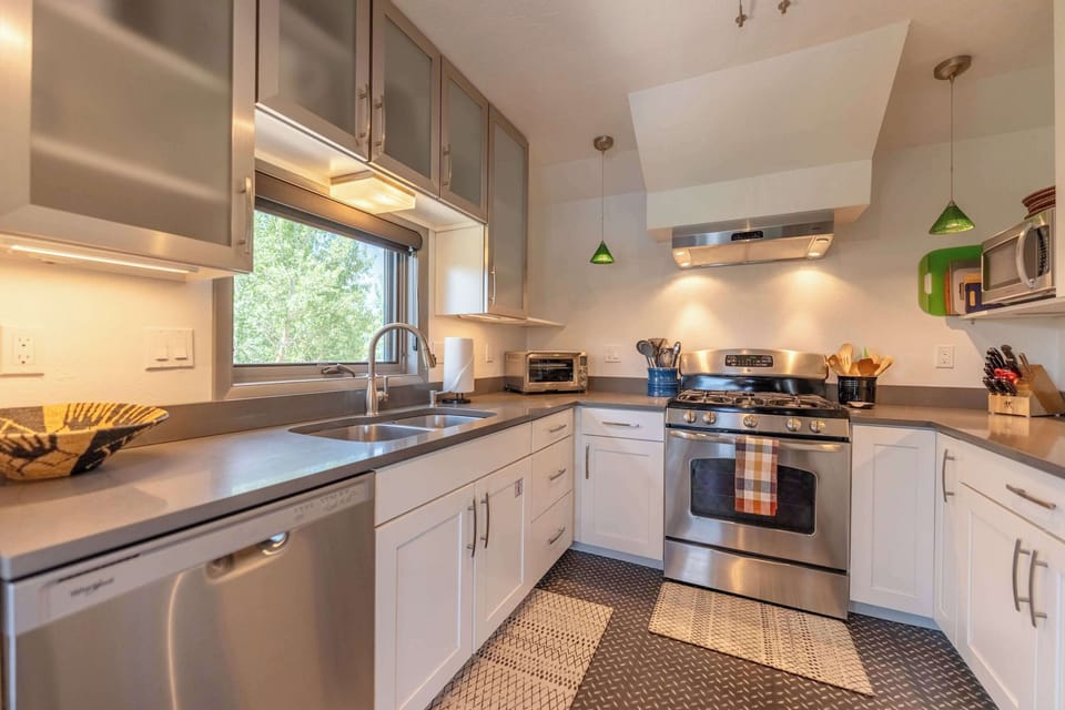 Fully equipped kitchen